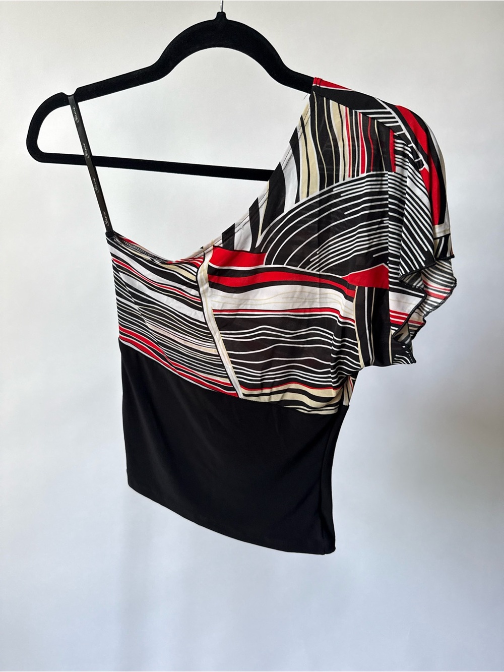Asymmetric One-Shoulder Stripe Crop Top in Black & Red